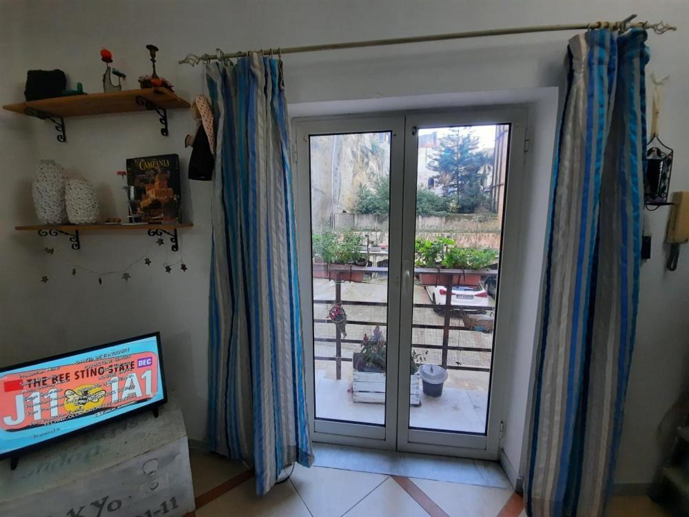 La Casa Nella Roccia Naples